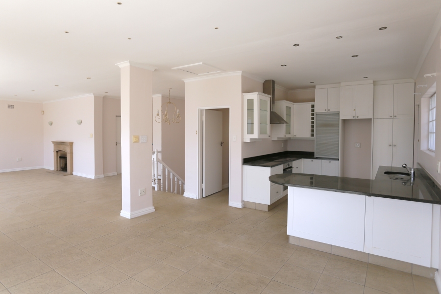 To Let 3 Bedroom Property for Rent in Fish Hoek Western Cape